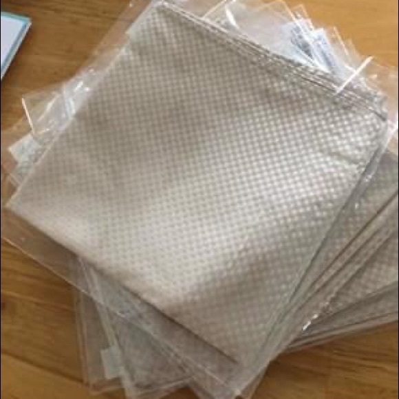 NEW The Tie Bar Champagne Pocket Squares - Picture 5 of 7